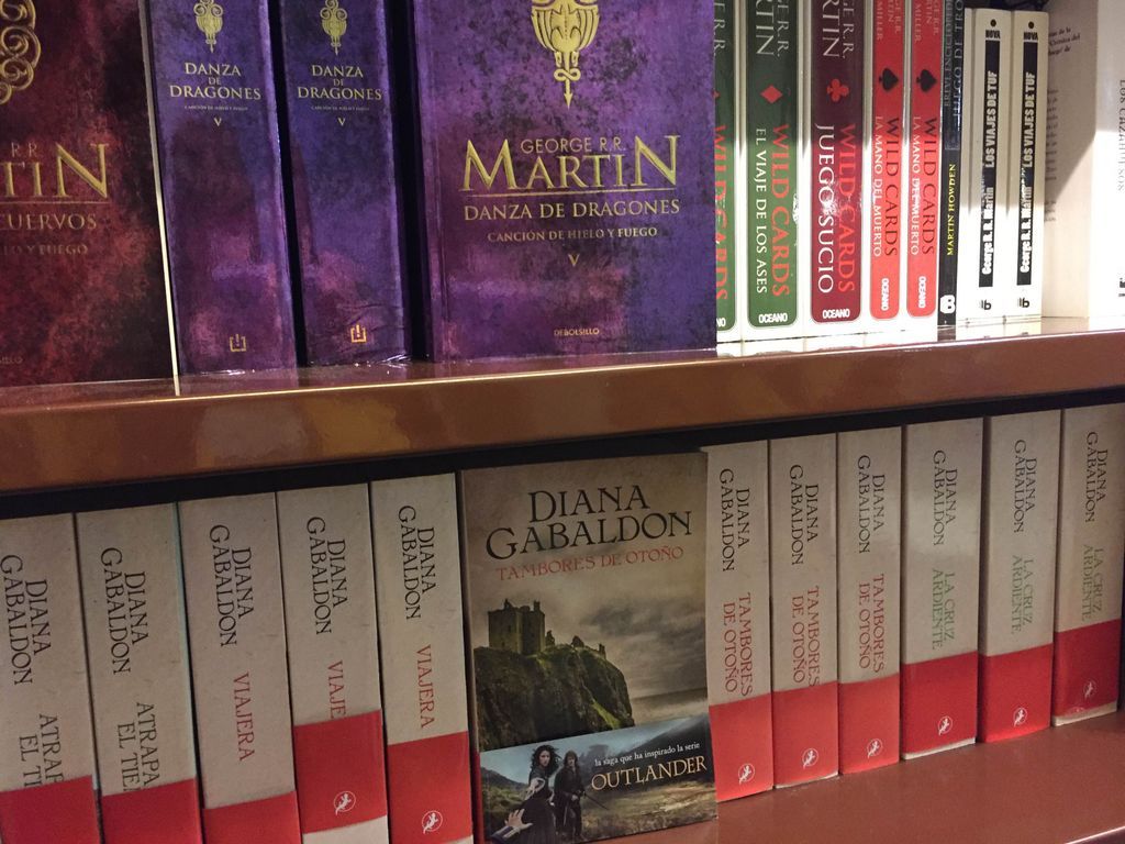 george-rr-martin-diana-gabaldon-spanish