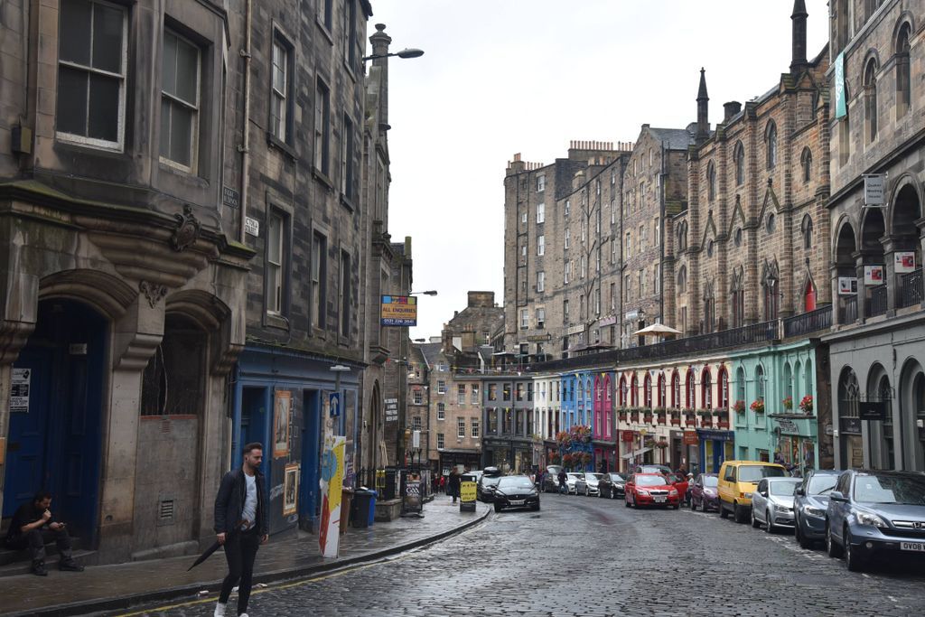 Victoria Street aka Diagon Alley in Edinburgh