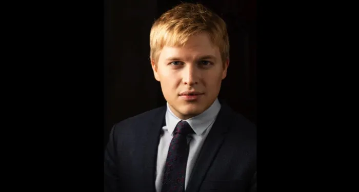 https://en.wikipedia.org/wiki/Ronan_Farrow