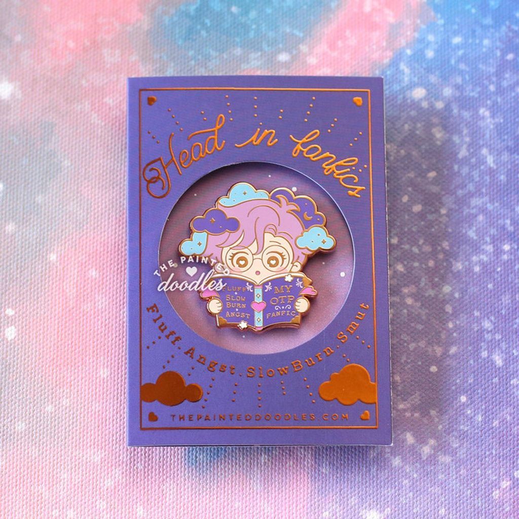 Head in fanfics enamel pin