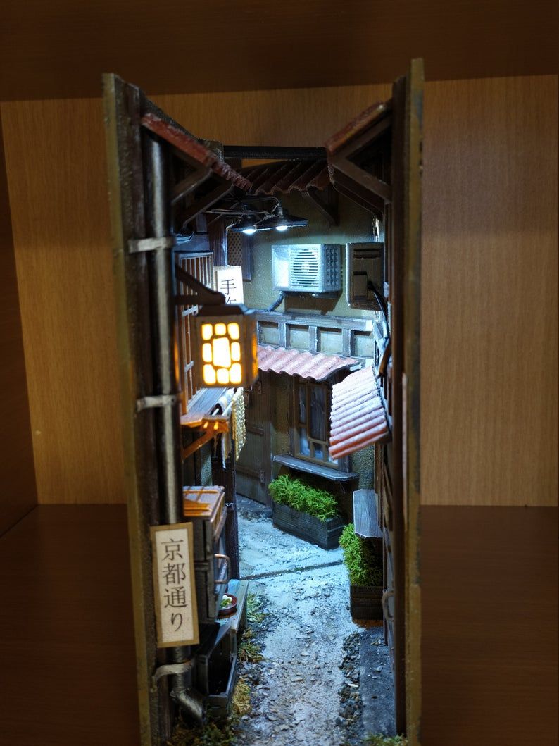 Kyoto alley book nook