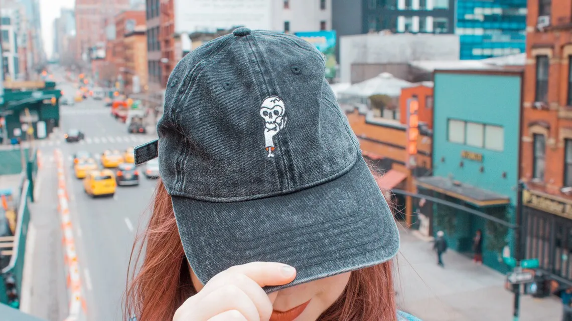 Yorick skull hat with hand