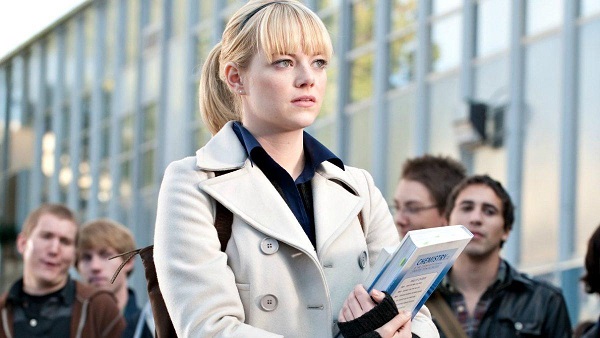 Screenshot of Emma Stone as Gwen Stacy in 'The Amazing Spider-Man 2' (2014)