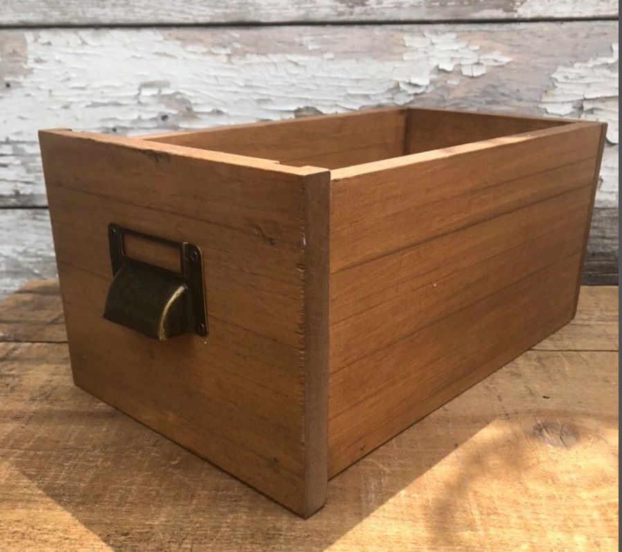 Image of a card catalog drawer. 