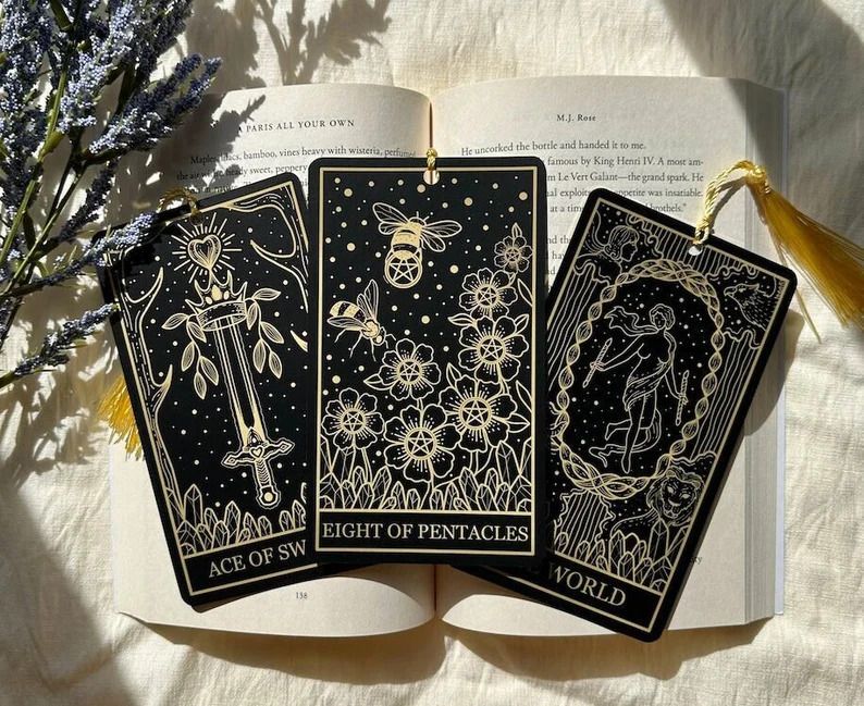 Tarot card bookmark