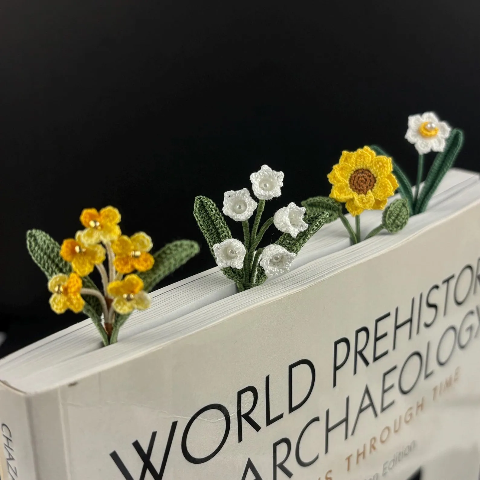 micro crochet flower bookmarks